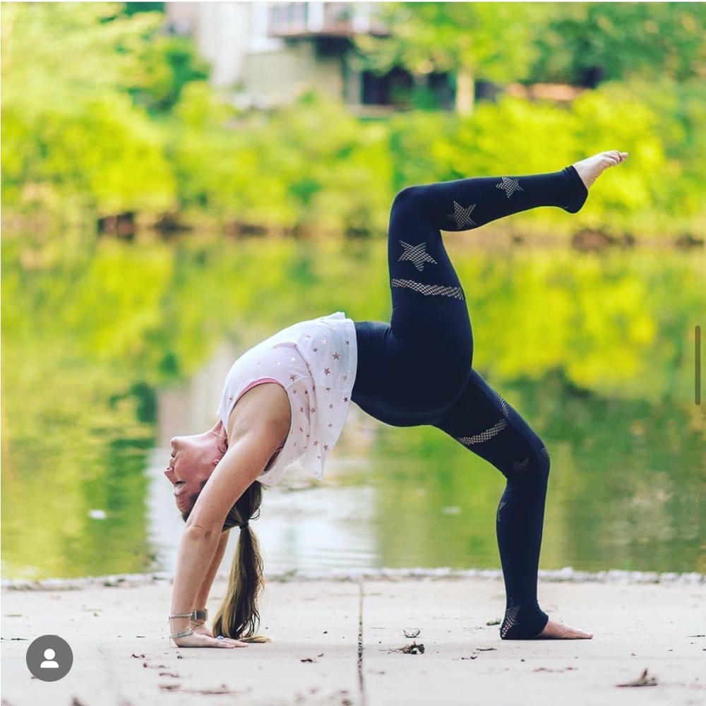 Spiritual Gangster Black Star Leggings